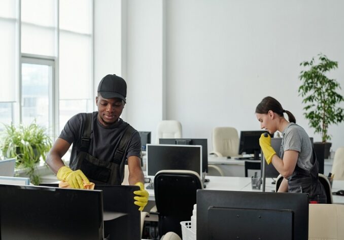 The Ultimate Holiday Cleaning Guide by Office Cleaners in Toronto 